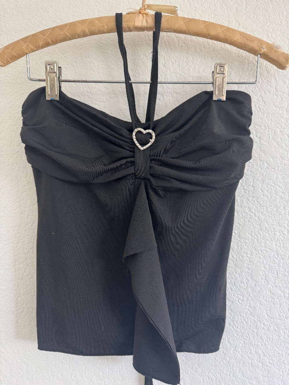 SHEIN HALTER TOP BLACK HEART DETAIL